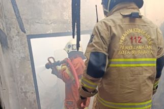 Lupa Matikan Kompor, Rumah di Karang Rejo Ludes Terbakar - JPNN.com Jatim