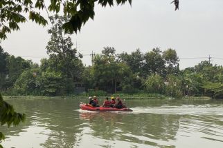 Belum Ditemukan, Pencarian Hari ke-7 Balita Tercebur di Sungai Rolak Diperluas   - JPNN.com Jatim