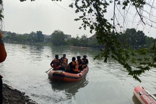 Proses Pencarian Balita Tercebur Sungai Rolak Resmi Diberhentikan - JPNN.com Jatim