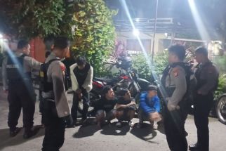 Diduga Hendak Tawuran 6 Remaja di Depok Diamankan Petugas, Polisi: Sempat Todong Sajam ke Warga - JPNN.com Jabar