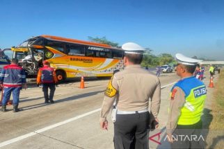 Satu Orang Tewas dalam Kecelakaan Beruntun di Tol Batang-Semarang - JPNN.com Jateng