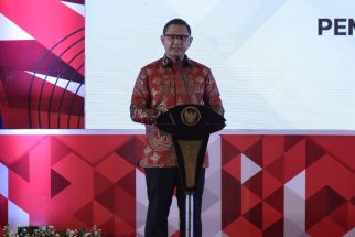 Buntut Harga Seragam Mahal, Dindik Jatim Nonaktifkan Kepsek SMA di Tulungagung - JPNN.com Jatim