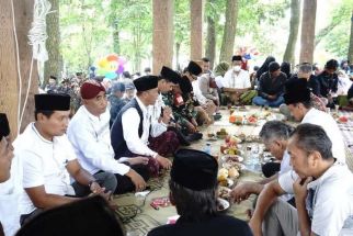 Uniknya Tradisi Nyadran di Gunung Balak Magelang - JPNN.com Jateng