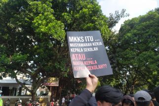 Tak Puas Pelaksanaan PPDB, Mahasiswa dan Pemerhati Pendidikan Geruduk Rumah Dinas Ridwan Kamil - JPNN.com Jabar