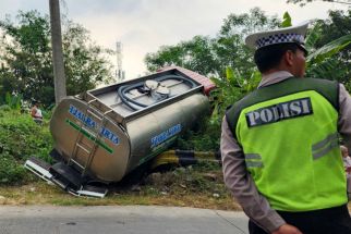 Rem Blong, Truk Tangki Air di Semarang Tabrak 3 Motor 1 Mobil, Telan Korban Jiwa - JPNN.com Jateng