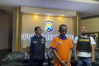Janjikan 'Jalur Belakang' kepada Wali Murid , Petugas Kebersihan Dispendik Surabaya Ditangkap - JPNN.com Jatim