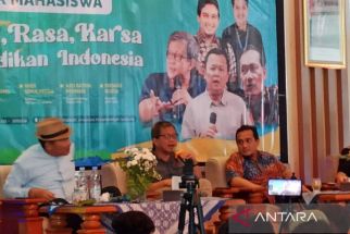 Tanggapan Santai Rocky Gerung soal Kasus Dugaan Penghinaan kepada Jokowi - JPNN.com Jateng