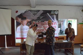 SDG Jabar Ajak Santri Melek Digital Melalui Pelatihan Sosial Media - JPNN.com Jabar