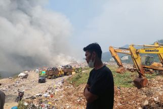 BPBD Jabar Minta Bantuan Pemerintah Pusat Padamkan Kebakaran TPA Sarimukti - JPNN.com Jabar
