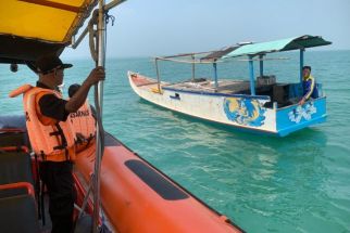 Empat Hari Terombang-ambing di Laut, Tiga Nelayan Asal Pemalang Berhasil Diselamatkan - JPNN.com Jateng