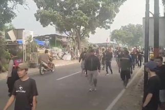 Penarikan Motor oleh Leasing Diduga Jadi Penyebab Bentrok Warga di Jalan KSU Depok - JPNN.com Jabar