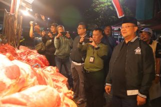 500 Kg Daging Gelonggongan Ditemukan di Pasar Pegirian, Ternyata Pesanan Pedagang Mitra RPH - JPNN.com Jatim