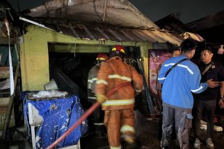 2 Ruko di Rawa Denok Hangus Terbakar, Diduga Akibat Korsleting Listrik - JPNN.com Jabar