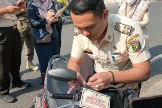 Siap-siap Kendaraan yang Menunggak Pajak di Lampung Akan Dipasang Stiker - JPNN.com Lampung