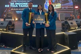 Keren, Mahasiswa Ubaya Raih Juara 1 Kompetisi Debat Hukum Pemilu - JPNN.com Jatim