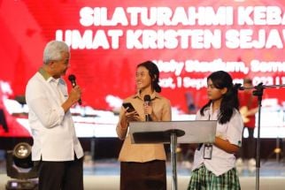 Perpisahan untuk Ganjar, Siswa Sekolah Kristen di Jateng Beri Hadiah  - JPNN.com Jateng