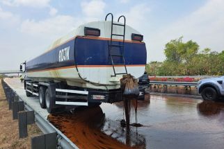 Tetes Tebu Berceceran di Tol Mojokerto-Jombang, Bermula dari Sopir Mengantuk - JPNN.com Jatim