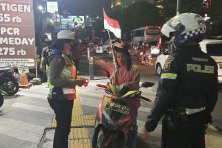 Satlantas Polres Metro Depok Tilang Pengendara Nakal yang Lawan Arah di Jalan Margonda - JPNN.com Jabar
