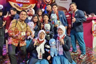 9 Siswa SMAN 5 Surabaya Raih Medali Emas & Perak Lomba Debat di Thailand - JPNN.com Jatim