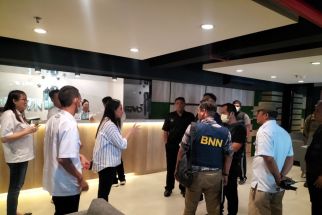 Detik-Detik BNN Gerebek Pesta Narkoba di Hotel Kawasan Kapasari Surabaya - JPNN.com Jatim