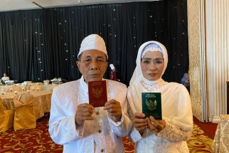 Cerita Pasutri Lansia di Surabaya Nikah Ulang - JPNN.com Jatim