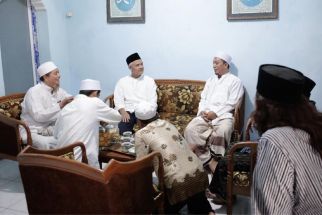 Sowan ke Ponpes Raudlatul Muta’allimin Surabaya, Ganjar Dinilai Sosok Merakyat - JPNN.com Jatim