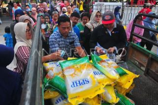 42 Ton Beras Medium Terjual dalam Program Pangan Murah Pemkot Medan - JPNN.com Sumut