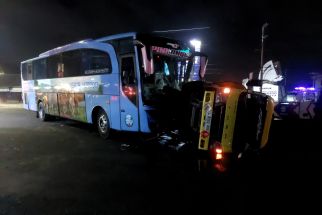 Nekat Putar Balik di Bangjo Blok O, Truk Tangki Ditabrak Bus dari Belakang - JPNN.com Jogja