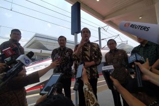 Presiden Jokowi Berikan Bocoran Perkiraan Tarifnya Kereta Cepat WHOOSH - JPNN.com Jabar