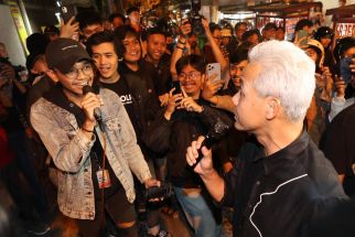 Habiskan Malam di Bandung, Ganjar Pranowo Dapat Sambutan Luar Biasa dari Masyarakat - JPNN.com Jabar
