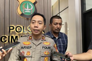 Anak Tusuk Ayah di Depok, Polisi: Pelaku Menusuk Korban Dengan Pisau Dapur - JPNN.com Jabar