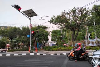Dishub Surabaya Uji Coba Sensor Lampu Merah Untuk Kurangi Penumpukan Kendaraan - JPNN.com Jatim