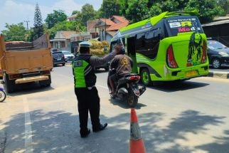 Tiga Kendaraan Terlibat Kecelakaan Beruntun di Cicalengka - JPNN.com Jabar