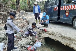 Warga Dusun Krajan Malang Geger, Temukan Bayi Hidup, Tali Pusar Masih Menempel - JPNN.com Jatim