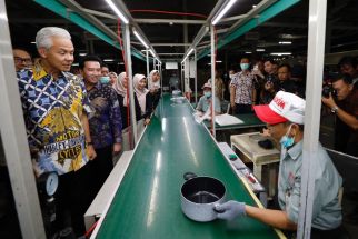 Ganjar Pengin Negara Serius Garap Peningkatan Produk dalam Negeri - JPNN.com Jatim