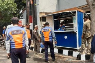 Duh, PKL di Bangkalan Banyak Berjualan Memenuhi Trotoar, Ganggu Pejalan Kaki - JPNN.com Jatim