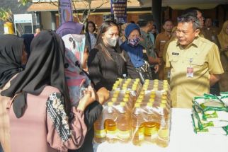 Stabilkan Harga Bahan Pokok, Pemkab Purwakarta Gelar Bazar Pangan Murah Serentak - JPNN.com Jabar