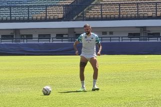 Latihan Perdana Tyronne di Persib Pasca Cedera Tendon Achilles - JPNN.com Jabar