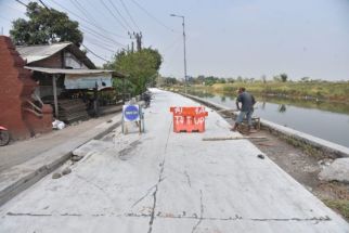Betonisasi Jalan Desa Tulangan-Durungbedug Sidoarjo Capai 36 Persen - JPNN.com Jatim