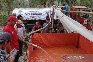 Mangatasi Kekeringan, BPBD Banyumas Sudah Salurkan 687 Tangki Air Bersih - JPNN.com Jateng