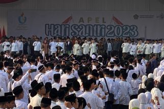 Jadi Pembina Apel HSN 2023, Jokowi Ceritakan Asal-Usul Lahirnya Hari Santri - JPNN.com Jatim