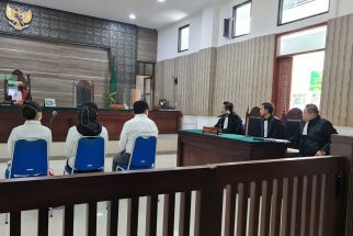 Kasus Obat Sirop di Kediri, Terdakwa Dituntut 7 dan 9 Tahun Penjara - JPNN.com Jateng