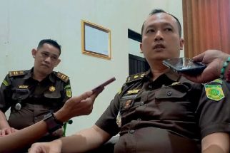 Terpidana Korupsi DLH Serahkan Uang Pengganti ke Kejari Situbondo Rp182 Juta - JPNN.com Jatim