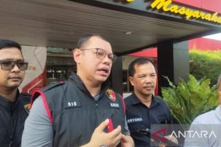 Polisi Tangkap Pengendara Mobil yang Acungkan Senjata Tajam di Tol, Sukurin - JPNN.com Banten