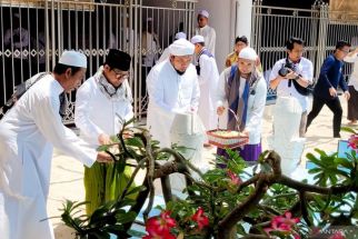 Hari Pahlawan, Cak Imin Ziarahi Makam Kiai As'Ad Situbondo - JPNN.com Jatim