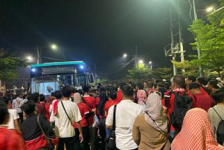 Penonton Piala Dunia U-17 di Stadion GBT Saling Berebut Shuttle Bus - JPNN.com Jatim