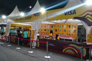 Merchandise Piala Dunia U-17 Laris Manis, Sejumlah Barang Sold Out - JPNN.com Jateng