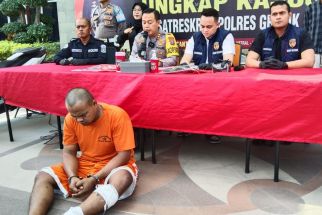 Subuh Itu, Polisi Gresik Jelajahi Hutan Lalu Tembak Warga Sampang - JPNN.com Jatim