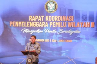 Pj Gubernur Jateng Tekankan Integritas Penyelenggara Pemilu - JPNN.com Jateng