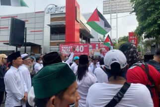 Demo di Surabaya, Massa Minta Gerai yang Terafiliasi dengan Israel 'Ditutup' - JPNN.com Jatim